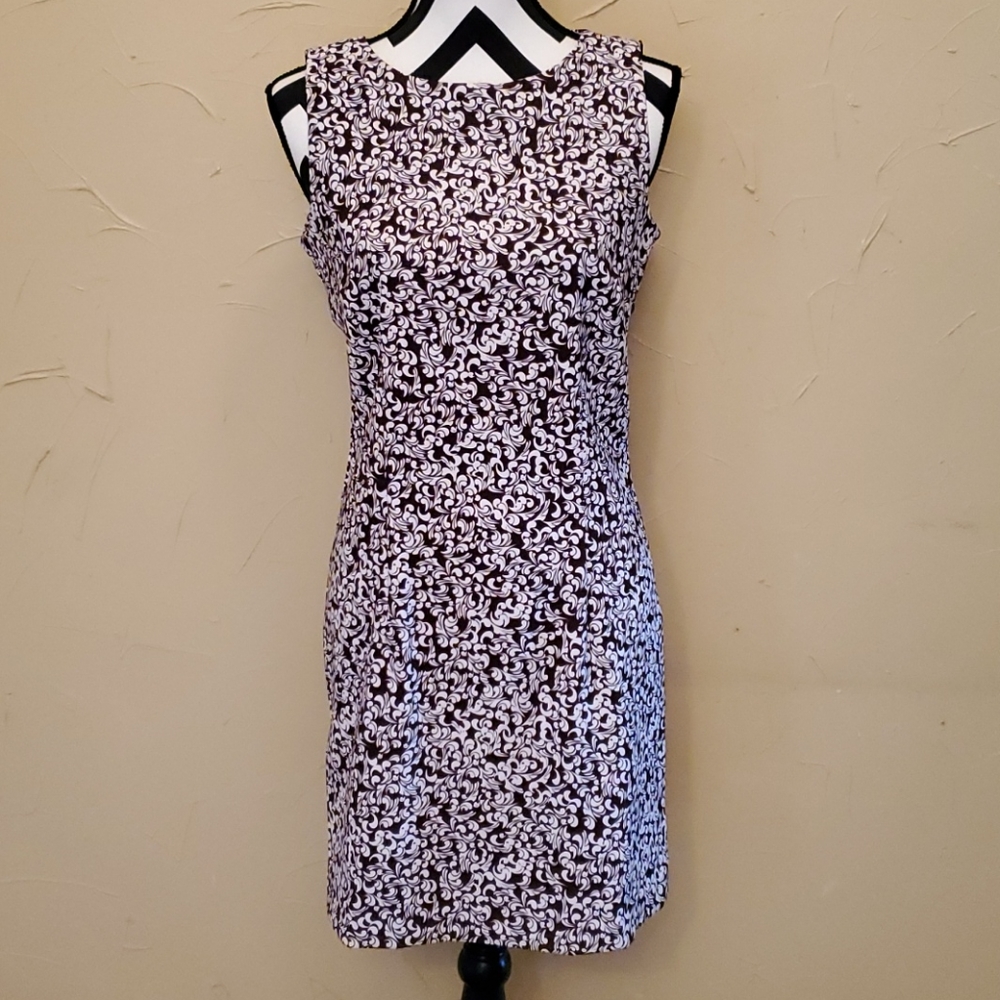 🌞SALE 3/$30🌞 AGB Sleeveless Sheath Dress 10P